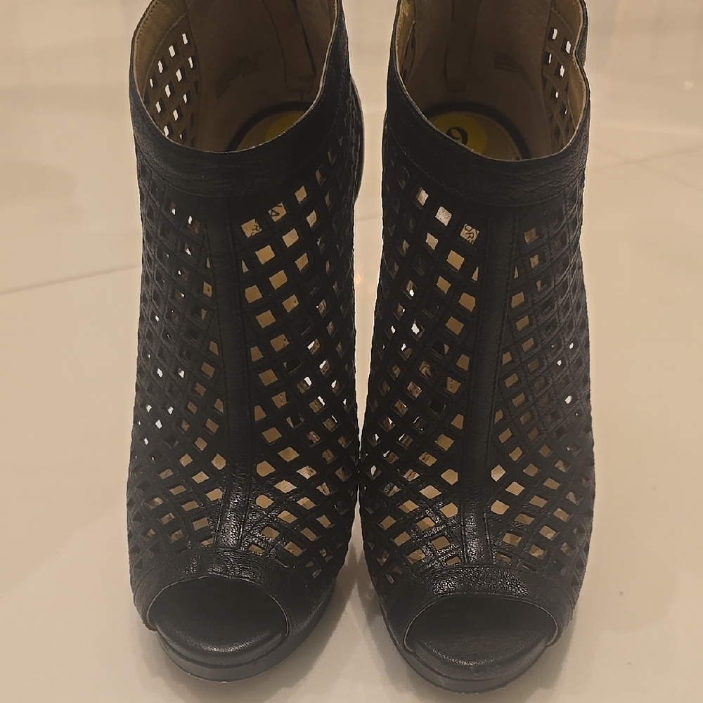 Michael Kors Chic Black Peep-Toe Booties black US 9